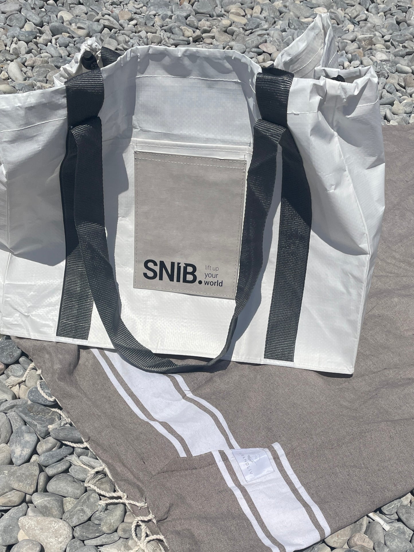 STRANDLIV x SNIB Fouta Taupe und ClassicBAG Simply White