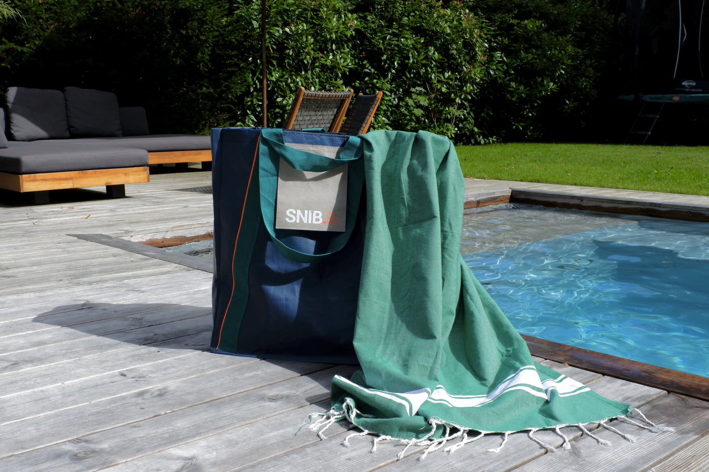 STRANDLIV x SNIB Fouta Classic Jamaika Green und BackBAG midnight boom