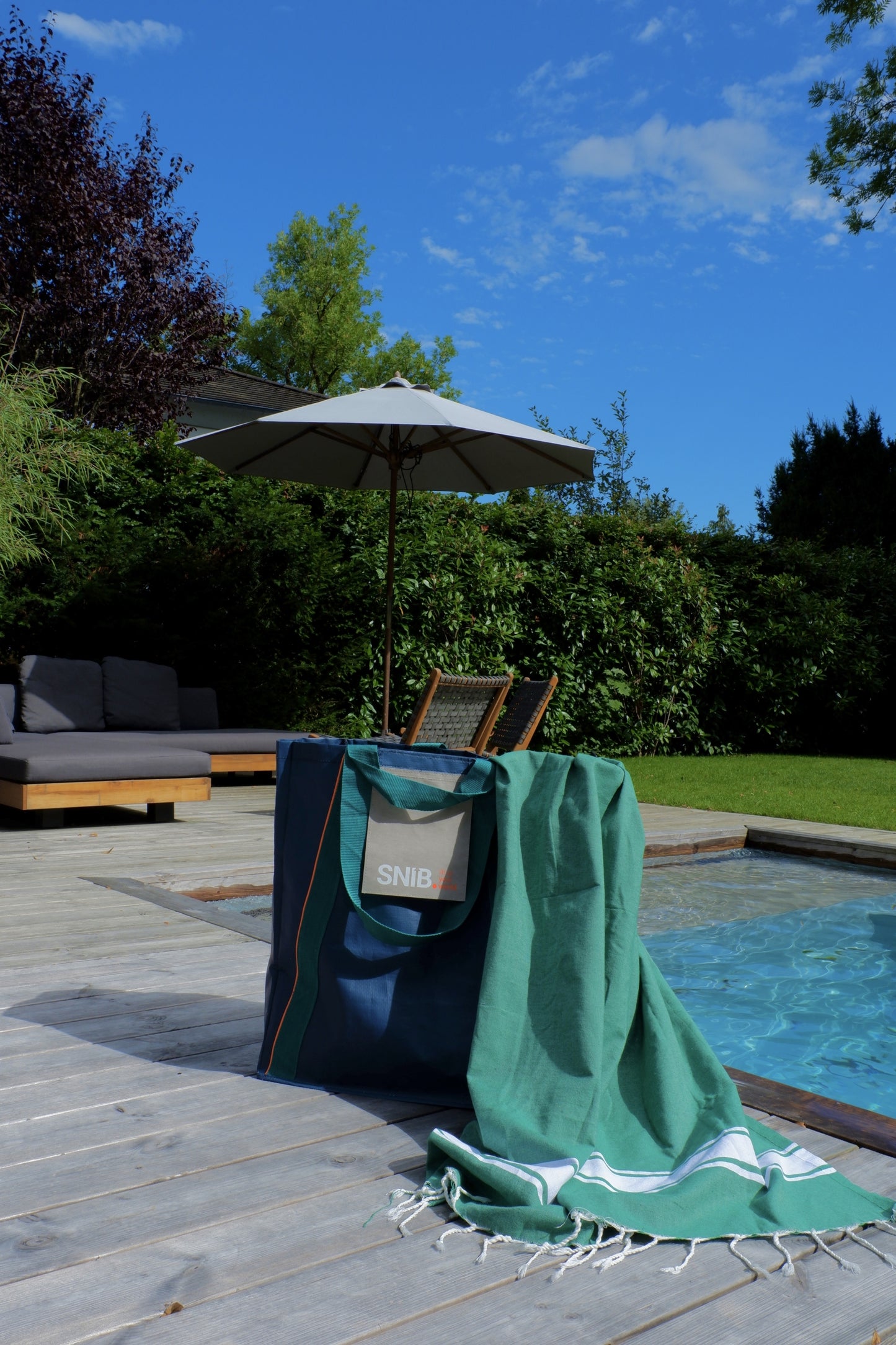STRANDLIV x SNIB Fouta Classic Jamaika Green und BackBAG midnight boom
