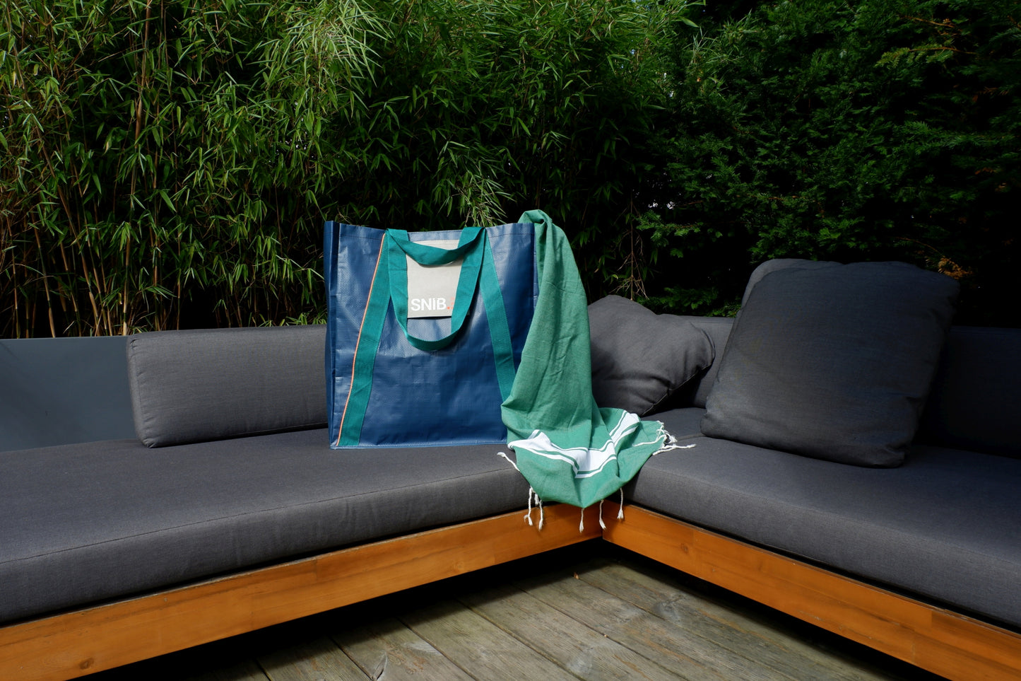 STRANDLIV x SNIB Fouta Classic Jamaika Green und BackBAG midnight boom