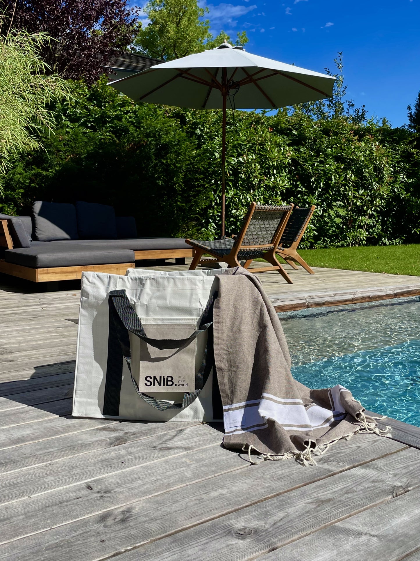 STRANDLIV x SNIB Fouta Taupe und ClassicBAG Simply White