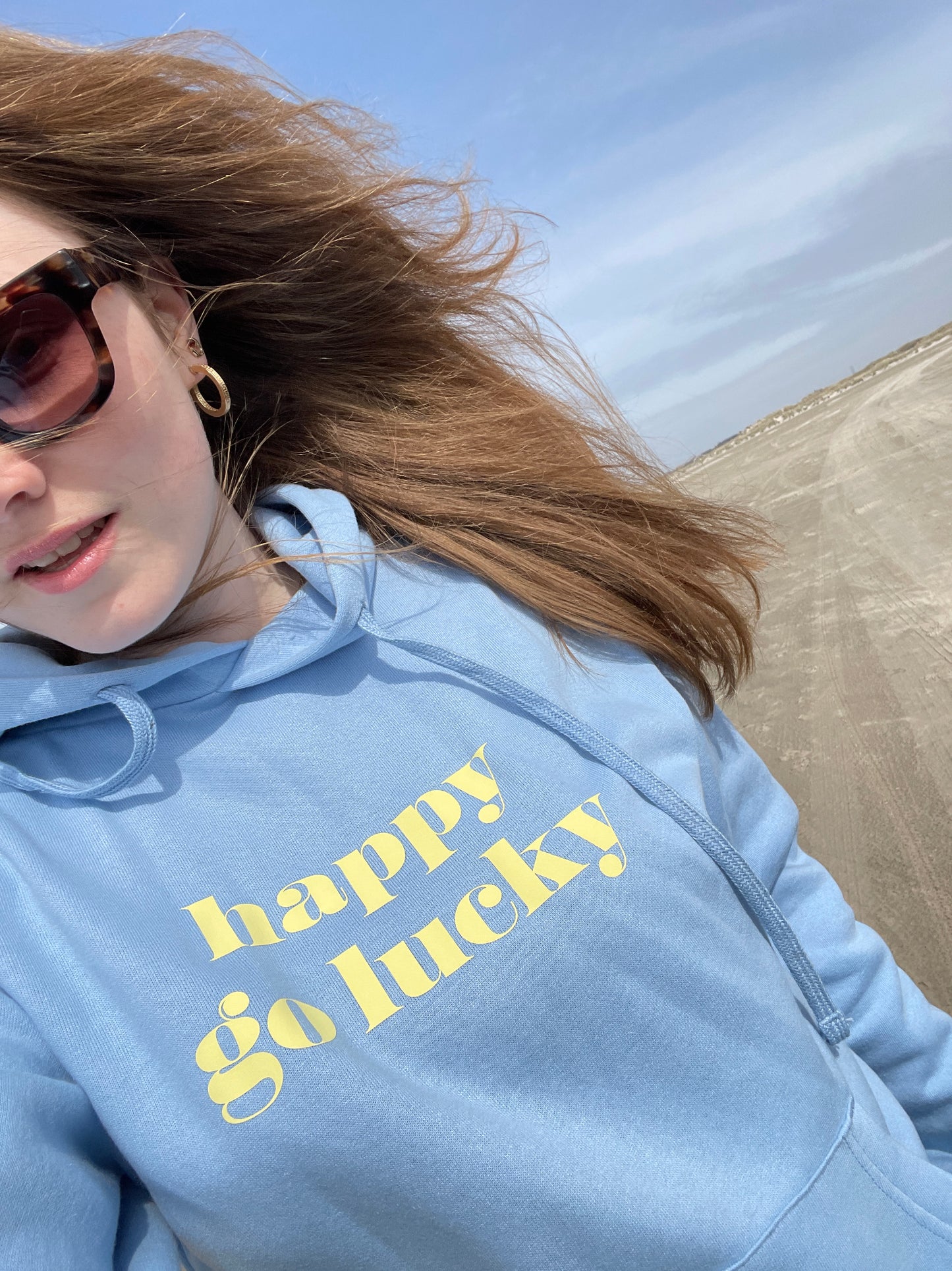 STRANDLIV Hoodie "happy go lucky" hellblau/gelb